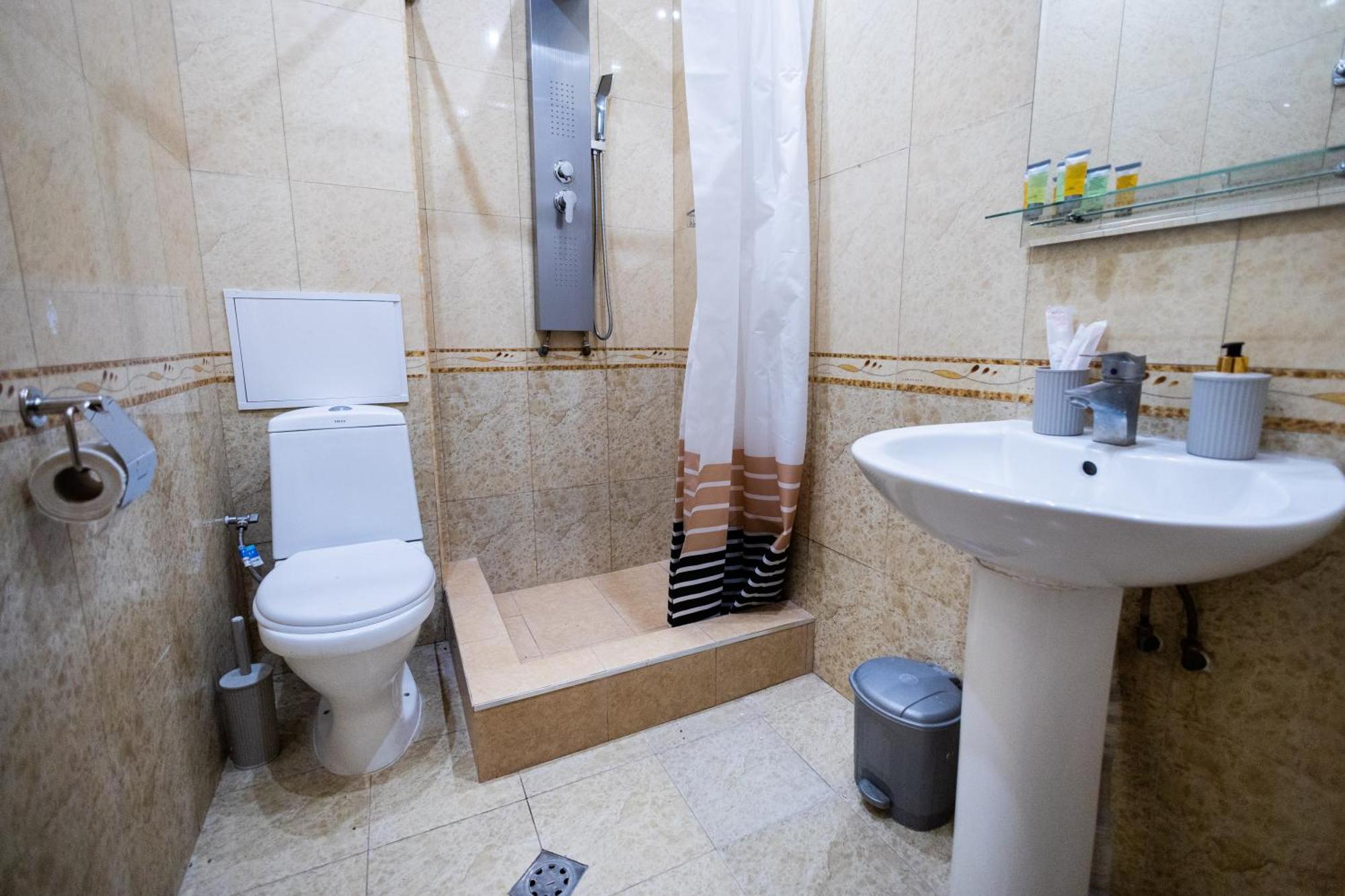 Yan Hotel Jereván Kültér fotó