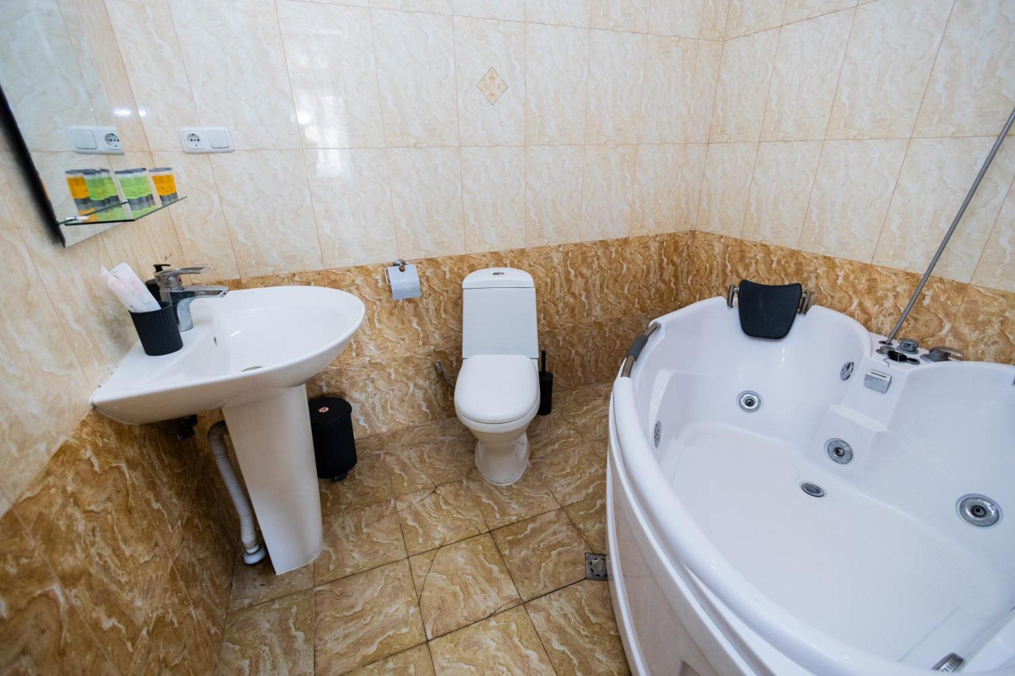 Yan Hotel Jereván Kültér fotó