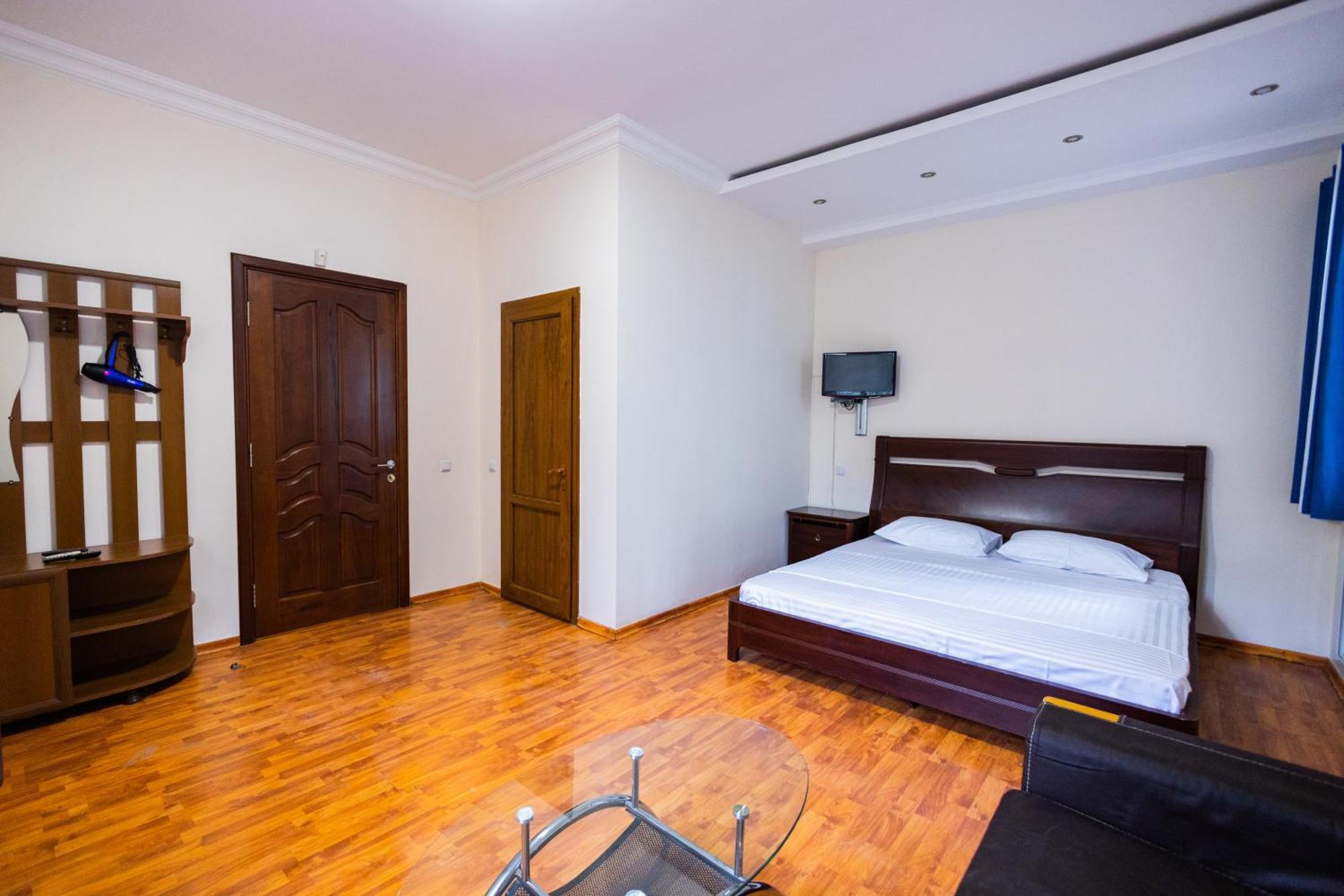 Yan Hotel Jereván Kültér fotó